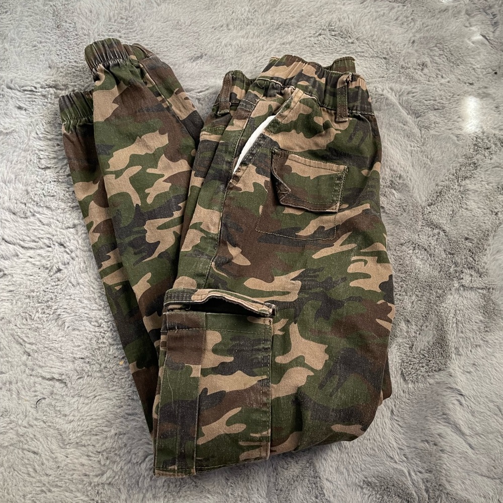 Fashion nova camo pants